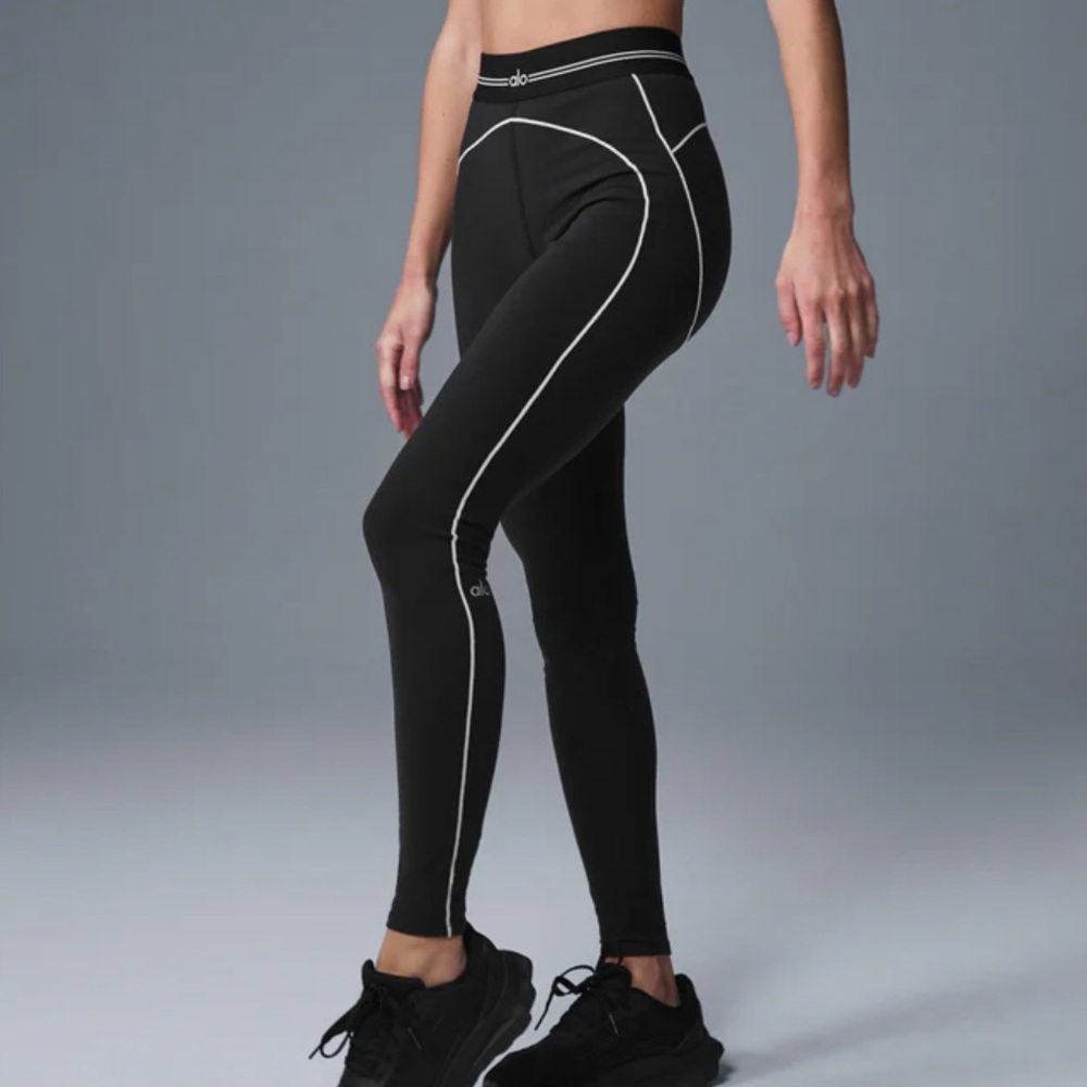 ALO Yoga Black Leggings with White Accents